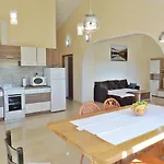 Mariva Apartment *