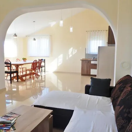 Mariva Apartment Starigrad Paklenica