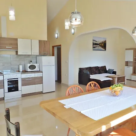 Mariva Apartment *