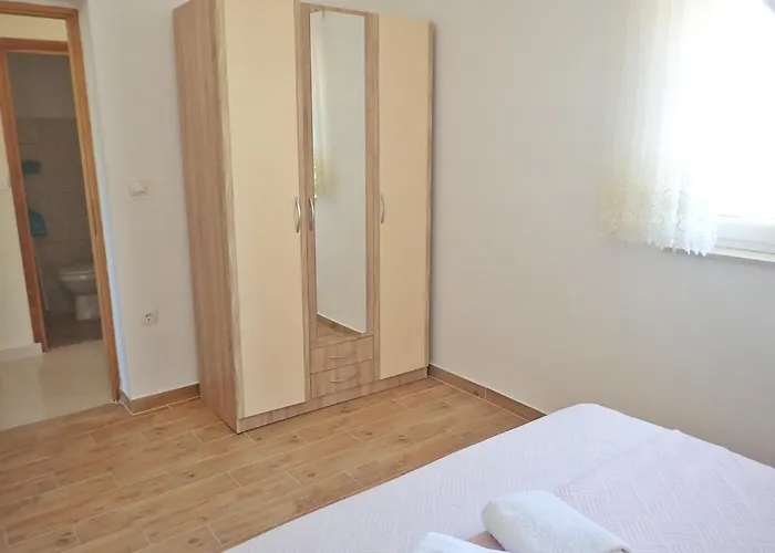 Апартаменты Mariva Стариград-Пакленица